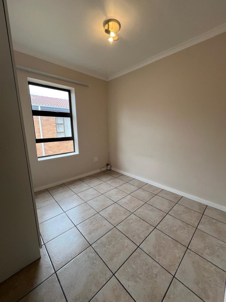 To Let 2 Bedroom Property for Rent in Sea Breeze Western Cape